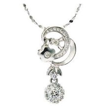 风中信子 金象珠宝18K金钻石吊坠的精致魅力